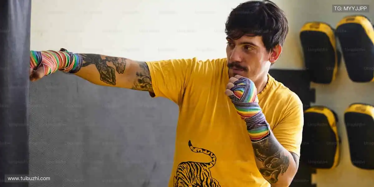 点燃热血，见证每一场巅峰对决！🔥⚽️